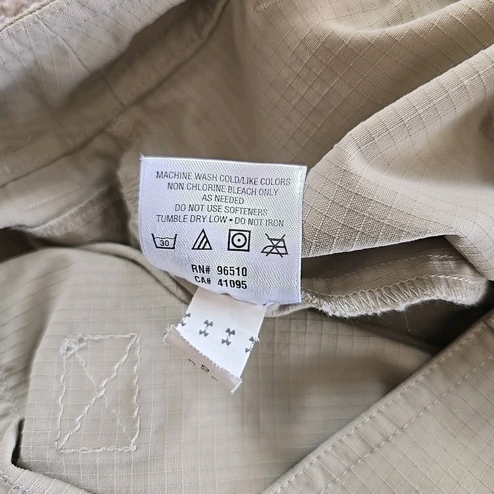 Under Armour Nylon Cargo Pants Men's Size 38 x 32 Khaki Outdoor Hiking Fishing - Picture 14 of 15